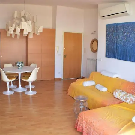 Sofisticato Attico Con Ampia Terrazza Vista Mare Appartamento