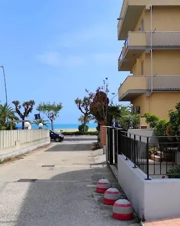 Sofisticato Attico Con Ampia Terrazza Vista Mare